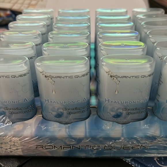 Cleansing makeup remover stick - Picture 1 of 2